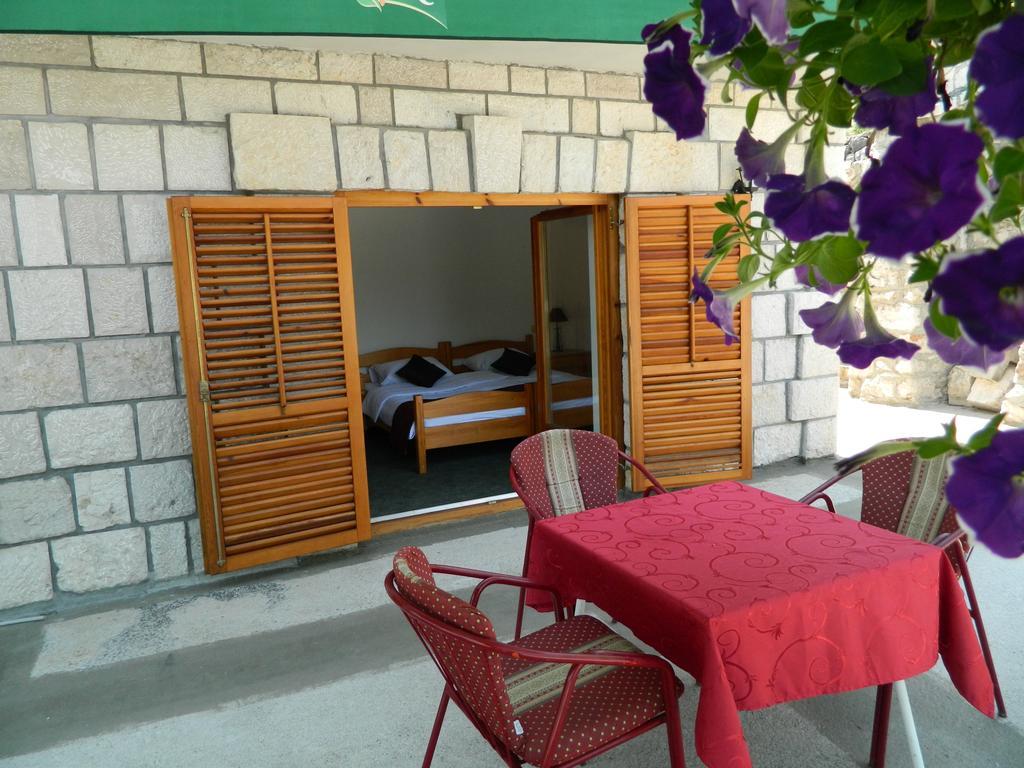 Motel Jelcic Čapljina Oda fotoğraf
